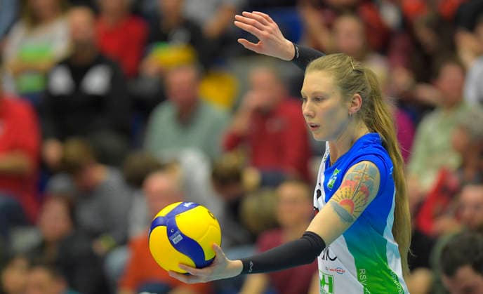 22.02.2026, Borkens beim Aufschlag, Volleyball, Bundesliga, Dresdner SC - Skurios Volleys Borken, (c) Dresden