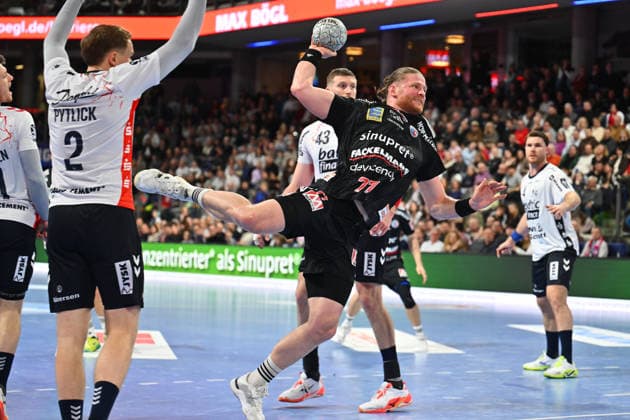 21.02.20265 - Handball - 1. Bundesliga DAIKIN HBL - Saison 2025 2026 - 22. Spieltag: HC Erlangen Metropolregion Nürnberg HCE - SG Flensburg Handewitt - - xwoxzix - Maciej Gebala (77, HC Erlangen HCE )