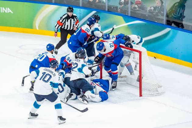 February 21, 2026, Milan, Lombardy, Italy: Goalkeeper Samuel Hlavaj 31 of Team Slovakia saves a goal against Team Finland in the Mens Team Slovakia Vs Team Finland Bronze Medal Game game at the Milano Santagiulia Ice hockey, Eishockey Arena in MILAN, Italy during the 2026 Milano Cortina Winter Olympics. Milan Italy - ZUMAa161 20260221_oly_a161_003 Copyright: xWalterxG.xArcex