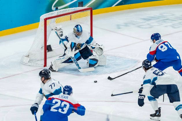 February 21, 2026, Milan, Lombardy, Italy: Goalkeeper Juuse Saros 74 of Team Finland saves a goal against Team Slovakia in the Mens Team Slovakia Vs Team Finland Bronze Medal Game game at the Milano Santagiulia Ice hockey, Eishockey Arena in MILAN, Italy during the 2026 Milano Cortina Winter Olympics. Olympics 2026: Milano Cortina: Ice Hockey Mens: Juuse Saros  - ZUMAa161 20260221_oly_a161_012 Copyright: xWalterxG.xArcex