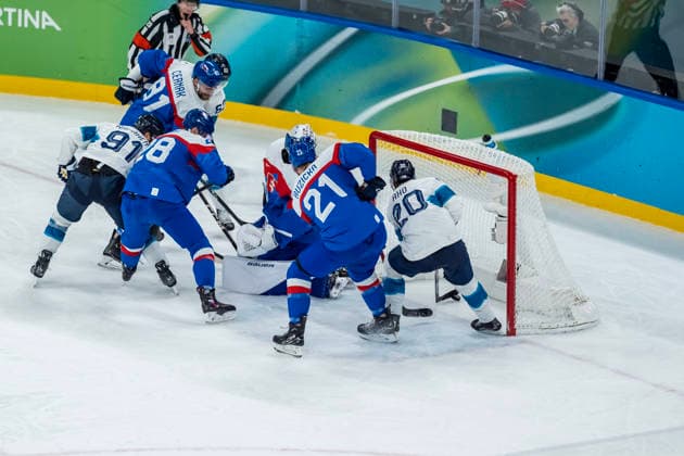 February 21, 2026, Milan, Italy: SEBASTIAN AHO (20) of Finland scores a goal against Slovakia in the men s bronze medal Ice hockey, Eishockey game at the 2026 Milano Cortina Winter Olympics. Olympics 2026: Milano Cortina: Ice Hockey Men s Bronze Medal Game FIN:SVK  - ZUMAa161 20260221_oly_a161_002 Copyright: xWalterxG.xArcex