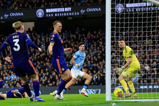 Manchester City v Newcastle United, Premier League Nico O Reilly (33) of Manchester City scores to make it 2-1 during the Premier League match between Manchester City and Newcastle United at the Etihad Stadium, Manchester, UK on 21 February 2026. Manchester Etihad Stadium Manchester UK Editorial use only DataCo restrictions apply See www.football-dataco.com , Copyright: xConorxMolloyx PSI-23787-0027