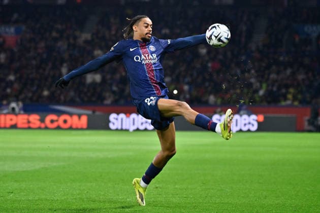 FOOTBALL : PSG vs Metz - Ligue 1 - 21 02 2026 Bradley Barcola ( 29 - PSG ) during the Ligue 1 match between Paris Saint Germain and FC Metz at Parc Des Princes on February 21 , 2026 in Paris, France. ( Photo by Federico Pestellini PsnewZ ) ParisFrance  Copyright: xFedericoxPestellinix