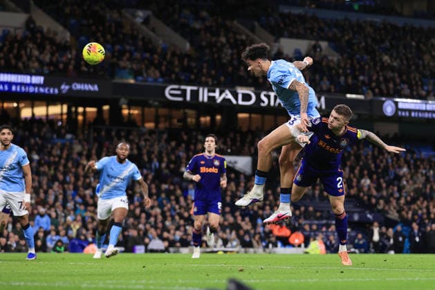 Football - Premier League - Manchester City v Newcastle United 21st February 2026 - Premier League - Manchester City v Newcastle United - Nico O Reilly of Manchester City gets above Kieran Trippier of Newcastle United and scores their 2nd goal - Photo: Simon Stacpoole Offside. Manchester UK Copyright: xSimonxStacpoolexOffside