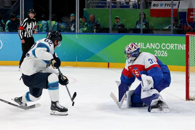 February 21, 2026, Milan, Lombardy, Italy: Samuel Hlavaj (31) of Team Slovakia blocks shot by Artturi Lehkonen (62) of Team Finland in the men s Ice hockey, Eishockey bronze medal game during the Milano Cortina 2026 Olympic Winter games, Winterspiele,Spiele, Summer games at Milano Santagiulia Ice Hockey Arena. Olympics 2026: Milano Cortina: Ice Hockey-Men Finals - Bronze Medal Game-SVK V FIN  - ZUMAm117 20260221_oly_m117_013 Copyright: xDavidxMcIntyrex