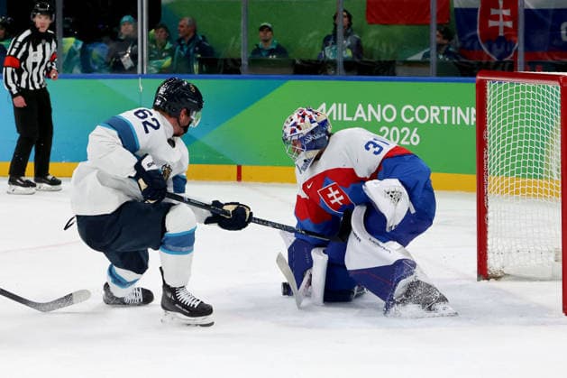 February 21, 2026, Milan, Lombardy, Italy: Samuel Hlavaj (31) of Team Slovakia blocks shot by Artturi Lehkonen (62) of Team Finland in the men s Ice hockey, Eishockey bronze medal game during the Milano Cortina 2026 Olympic Winter games, Winterspiele,Spiele, Summer games at Milano Santagiulia Ice Hockey Arena. Olympics 2026: Milano Cortina: Ice Hockey-Men Finals - Bronze Medal Game-SVK V FIN  - ZUMAm117 20260221_oly_m117_014 Copyright: xDavidxMcIntyrex