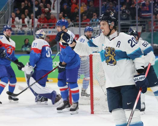 February 21, 2026, Milan, Lombardy, Italy: Sebastian Aho (20) of Team Finland scores a goal against Team Slovakia in the men s Ice hockey, Eishockey bronze medal game during the Milano Cortina 2026 Olympic Winter games, Winterspiele,Spiele, Summer games at Milano Santagiulia Ice Hockey Arena. Milan Italy - ZUMAm117 20260221_oly_m117_010 Copyright: xDavidxMcIntyrex