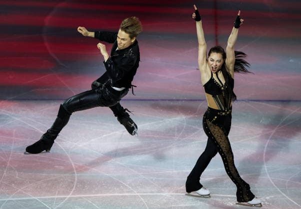 ITALY, MILAN - FEBRUARY 21, 2026: Ice dancers Allison Reed and Saulius Ambrulevicius of Lithuania perform during the Figure skating, Eiskunstlauf exhibition gala at the 2026 Winter Olympic Games, Olympische Spiele, Olympia, OS at Milano Ice Skating Arena 2026 Winter Olympics: Figure Skating  - ZUMAt113 20260221_zaa_t113_829 Copyright: xPeterxKovalevx