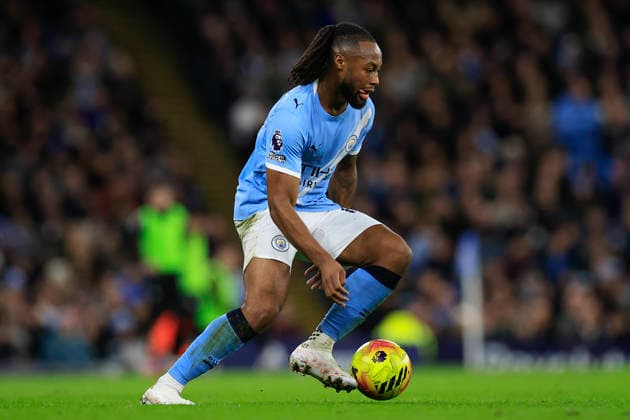 Manchester City v Newcastle United, Premier League Antione Semenyo (42) of Manchester City controls the ball during the Premier League match between Manchester City and Newcastle United at the Etihad Stadium, Manchester, UK on 21 February 2026. Manchester Etihad Stadium Manchester UK Editorial use only DataCo restrictions apply See www.football-dataco.com , Copyright: xConorxMolloyx PSI-23787-0037