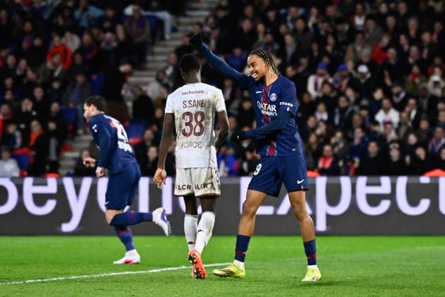 FOOTBALL : PSG vs Metz - Ligue 1 - 21 02 2026 Bradley Barcola ( 29 - PSG ) during the Ligue 1 match between Paris Saint Germain and FC Metz at Parc Des Princes on February 21 , 2026 in Paris, France. ( Photo by Federico Pestellini PsnewZ ) ParisFrance  Copyright: xFedericoxPestellinix