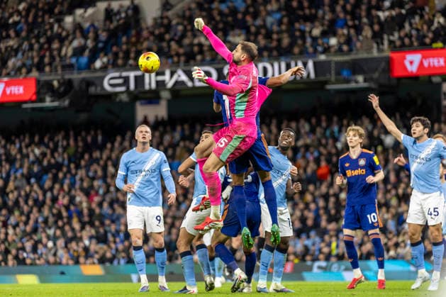21st February 2026; Etihad Stadium, Manchester, Lancashire, England; Premier League Football, Manchester City versus Newcastle United; Goalkeper Gianluigi Donnarumma of Manchester City thumps the ball clear  TimxWilliams Content restricted for UK based newspaper