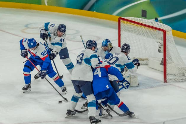 February 21, 2026, Milan, Lombardy, Italy: Goalkeeper Juuse Saros 74 of Team Finland defends the goal while playing against Team Slovakia in the Mens Team Slovakia Vs Team Finland Bronze Medal Game game at the Milano Santagiulia Ice hockey, Eishockey Arena in MILAN, Italy during the 2026 Milano Cortina Winter Olympics. Milan Italy - ZUMAa161 20260221_oly_a161_026 Copyright: xWalterxG.xArcex