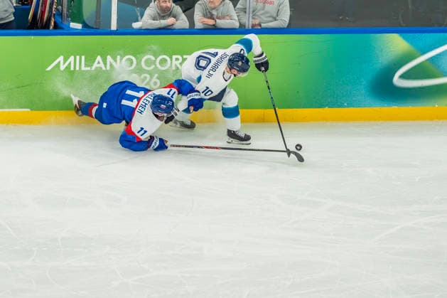 February 21, 2026, Milan, Lombardy, Italy: Defender Henri Jokiharju 10 of Team Finland plays the puck against Team Slovakia in the Mens Team Slovakia Vs Team Finland Bronze Medal Game game at the Milano Santagiulia Ice hockey, Eishockey Arena in MILAN, Italy during the 2026 Milano Cortina Winter Olympics. Milan Italy - ZUMAa161 20260221_oly_a161_033 Copyright: xWalterxG.xArcex