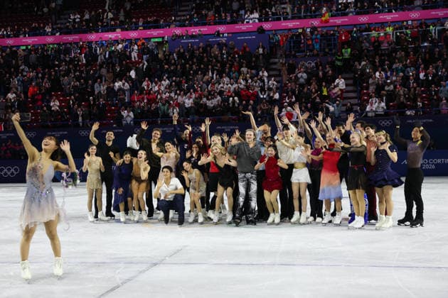 Winter Olympics - Figure skating, Eiskunstlauf Exhibition Gala Kaori Sakamoto of Team Japan poses and takes a selfie with all figure skaters athletes who performed during the Figure Skating Exhibition Gala on day fifteen of the Milano Cortina 2026 Winter Olympic Games, Olympische Spiele, Olympia, OS at Milano Ice Skating Arena on February 21, 2026 in Milan, Italy. Photo by Alexis Jumeau ABACAPRESS.COM Milan Italy  Copyright: xJumeauxAlexis ABACAx