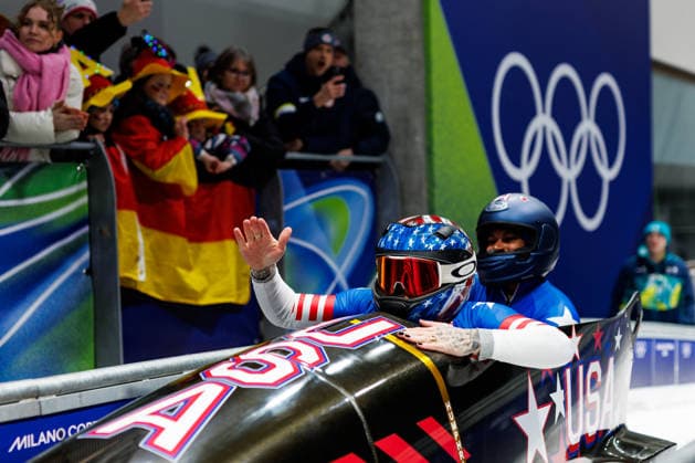 OLYMPICS - Winter Olympic Games, Olympische Spiele, Olympia, OS Milano Cortina 2026 CORTINA D AMPEZZO,ITALY,21.FEB.26 - OLYMPICS, BOBSLEIGH - Winter Olympic Games Milano Cortina 2026, 2-woman, heat 3 and 4, medal ceremony. Image shows the rejoicing of Kaillie Armbruster Humphries and Jasmine Jones (USA).  GEPAxpictures xMaticxKlansek