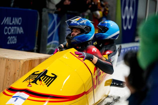 NOLTE Laura, LEVI Deborah (Deutschland) jubeln im Ziel ueber den Sieg und Gold Medaille, ITA, Olympische Spiele Milano Cortina 2026, Olympia, Zweierbob Frauen, Finale, 21.02.2026 ITA, Olympische Spiele Milano Cortina 2026, Olympia, Zweierbob Frauen, Finale, 21.02.2026 Cortina d Ampezzo *** NOLTE Laura, LEVI Deborah Germany celebrate victory and gold medal at the finish, ITA, Olympic Games Milano Cortina 2026, Olympia, two-man bobsleigh women, final, 21 02 2026 ITA, Olympic Games Milano Cortina 2026, Olympia, two-man bobsleigh women, final, 21 02 2026 Cortina d Ampezzo Copyright: xEibner-Pressefoto Memmlerx EP_MMR