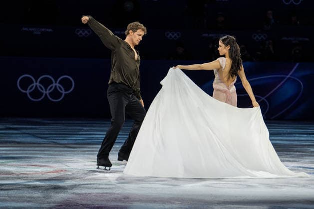 Figure skating, Eiskunstlauf - Milano Cortina 2026 Winter Olympics: Day 15 Madison Chock , Evan Bates during Milano Cortina 2026 Winter Olympics Figure Skating exhibition gala at Milano Ice Skating Arena in Milan on February 21, 2026 Milan Italy  Copyright: xFotoxOlimpikx originalFilename:jastrzebowski-figuresk260221_npuvc.jpg