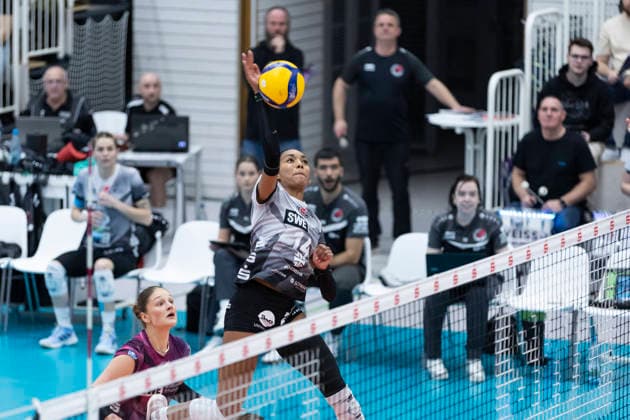 1. Volleyball Bundesliga Frauen: Schwarz-Weiss Erfurt vs. Ladies in Black Aachen; Erfurt; 21.02.2026 Alianza Darley ( 14; Schwarz-Weiss Erfurt) 1. Volleyball Bundesliga Frauen: Schwarz-Weiss Erfurt vs. Ladies in Black Aachen; Riethsporthalle Erfurt; 21.02.2026 Copyright: xBEAUTIFULxSPORTS Duehringx
