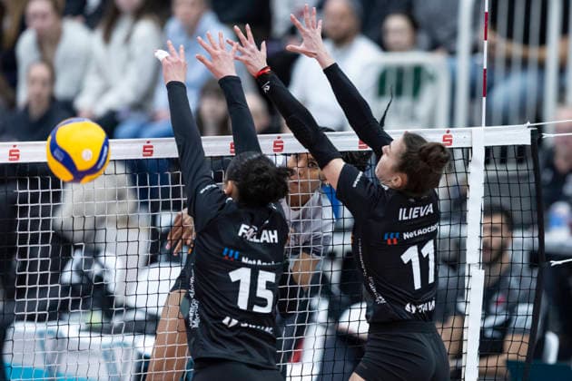 1. Volleyball Bundesliga Frauen: Schwarz-Weiss Erfurt vs. Ladies in Black Aachen; Erfurt; 21.02.2026 Alianza Darley ( 14; Schwarz-Weiss Erfurt) gegen _A15- und Tsvetelina Ilieva ( 11; Ladies in Black Aachen) 1. Volleyball Bundesliga Frauen: Schwarz-Weiss Erfurt vs. Ladies in Black Aachen; Riethsporthalle Erfurt; 21.02.2026 Copyright: xBEAUTIFULxSPORTS Duehringx