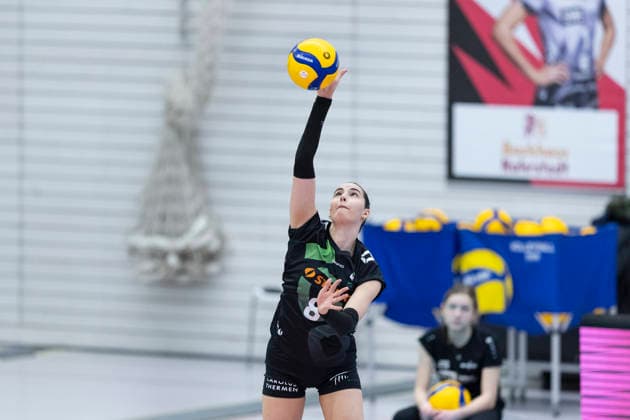 1. Volleyball Bundesliga Frauen: Schwarz-Weiss Erfurt vs. Ladies in Black Aachen; Erfurt; 21.02.2026 Zoi Mavrommatis ( 8; Ladies in Black Aachen) 1. Volleyball Bundesliga Frauen: Schwarz-Weiss Erfurt vs. Ladies in Black Aachen; Riethsporthalle Erfurt; 21.02.2026 Copyright: xBEAUTIFULxSPORTS Duehringx