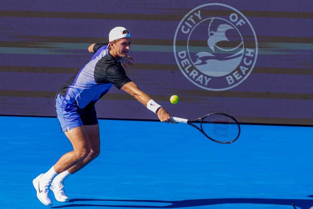 DELRAY BEACH, FL - FEBRUARY 21: Sebastian Korda (USA) in action during his Semi Final match against Flavio Cobolli (ITA) at the Delray Beach Open on February 21, 2026, at Delray Beach Stadium & Tennis Center in Delray Beach, Florida.(Photo by Chris Arjoon Icon Sportswire). TENNIS: FEB 21 Delray Beach Open EDITORIAL USE ONLY Icon2602210010025