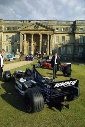British Grand Prix, Silverstone 13 July 2001..Stowe Ball, Nr. Silverstone..DIGITAL IMAGE. Copyright: xSuttonxMotorsportsx
