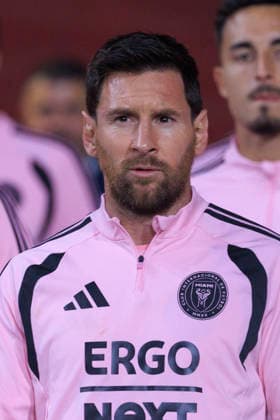 February 21, 2026, Los Angeles, California, USA: Lionel Messi 10 of the Inter Miami FC during warmups before a 2026 MLS, Fussball Herren, USA game against the Los Angeles Football Club on Saturday February 21, 2026 at the Los Angeles Coliseum in Los Angeles, California. ARIANA RUIZ PI Los Angeles USA - ZUMAp124 20260221_zaa_p124_043 Copyright: xArianaxRuizx