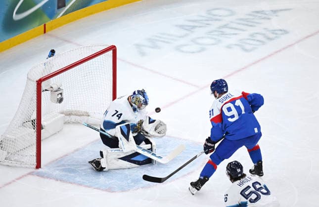 260221 -- MILAN, Feb. 21, 2026 -- Goalkeeper Juuse Saros L of Finland defends during the Ice hockey, Eishockey men s bronze medal game between Slovakia and Finland at the Milan-Cortina 2026 Olympic Winter games, Winterspiele,Spiele, Summer games in Milan, Italy, Feb. 21, 2026. MICO2026ITALY-MILAN-OLYMPIC WINTER GAMES-ICE HOCKEY-MEN-BRONZE MEDAL GAME-SVK VS FIN ZhangxHaofu  (MICO2026)ITALY-MILAN-OLYMPIC WINTER GAMES-ICE HOCKEY-MEN-BRONZE MEDAL GAME-SVK VS FIN IMAGO ZhangxHaofu  imago images 0848249585