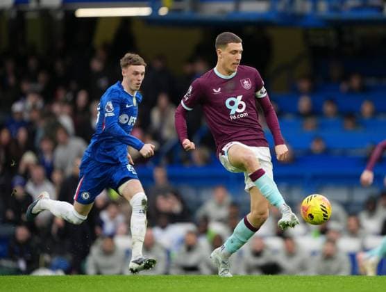 Maxime Esteve of Burnley Chelsea v Burnley, Premier League, Football, Stamford Bridge, London, UK - 21 Feb 2026London Stamford Bridge United Kingdom EDITORIAL USE ONLY No use with unauthorised audio, video, data, fixture lists, club league logos or live services. Online in-match use limited to 120 images, no video emulation. No use in betting, games or single club league player publications. Copyright: xJedxLeicester Shutterstockx 16681483cc