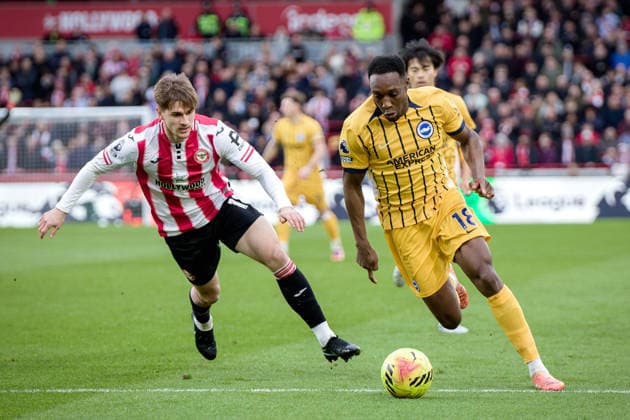 BRENTFORD, ENGLAND - FEBRUARY 21: Yehor Yarmoliuk of Brentford and Danny Welbeck of Brighton & Hove Albion in action during the Premier League match between Brentford and Brighton & Hove Albion at Gtech Community Stadium on February 21, 2026 in Brentford, England. (Photo by Pedro Porru) SPO  Copyright: xPedroxPorru