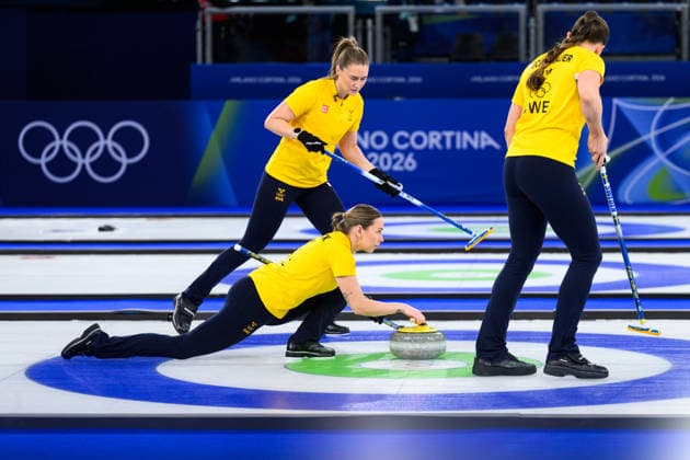 260222 Sara McManus and Sofia Scharback of Sweden competes in a women s gold medal curling match between Switzerland and Sweden during day 16 of the 2026 Winter Olympics on February 22, 2026 in Cortina. Photo: Jon Olav Nesvold BILDBYRAN COP 217 JE0130 curling Olympic Games, Olympische Spiele, Olympia, OS olympics winter olympics os ol olympiska spel vinter-os olympiske leker milano cortina 2026 milan cortina 2026 milano cortina 2026 olympic games milano cortina 2026 winter olympic games milano cortina-os milano cortina-ol vinter-ol 16 bbeng schweiz sveits sweden sverige dam *** 260222 Sara McManus and Sofia Scharback of Sweden competes in a women s gold medal curling match between Switzerland and Sweden during day 16 of the 2026 Winter Olympics on February 22, 2026 in Cortina Photo Jon Olav Nesvold BILDBYRAN COP 217 JE0130 curling olympic games olympics winter olympics os ol olympiska spel vinter os olympiske leker milano cortina 2026 milan cortina 2026 milano cortina 2026 olympic games milano cortina 2026 winter olympic games milano cortina os milano cortina ol vinter ol 16 bbeng schweiz sveits sweden sverige dam  Copyright: JONxOLAVxNESVOLD BB260222JE004