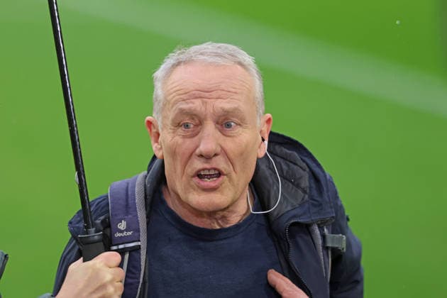 TV-Experte, Christian Streich, Portraet, Portrait, Fussball 1. BL FC Bayern München - Eintracht Frankfurt 21.02.2026 Allianz Arena FOTO: Mladen Lackovic LakoPress *** TV Expert, Christian Streich, Portraet, Portrait, Football 1 BL FC Bayern Munich Eintracht Frankfurt 21 02 2026 Allianz Arena PHOTO Mladen Lackovic LakoPress