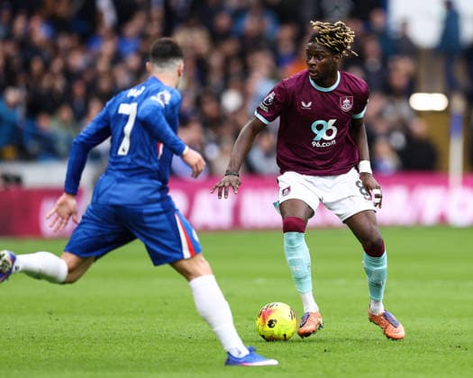 Chelsea v Burnley 21 February 2026, London - Premier League Football - Chelsea v Burnley - Lesley Ugochukwu of Burnley - Photo: Jacques Feeney Offside. London UK Copyright: xJacquesxFeeneyx xOffsidexOffside