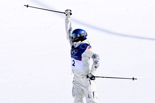 2026 WINTER Olympic Games, Olympische Spiele, Olympia, OS Eileen Gu of China celebrates following her thrid run of the Women™s Freeski Halfpipe final at Livigno Snow Park, on day 16 of the 2026 Milano Cortina Winter Olympic Games in Italy, Sunday, February 22, 2026. ( NO ARCHIVING LIVIGNO SONDRIO ITALY  Copyright: xDANxHIMBRECHTSx 20260222125773778914
