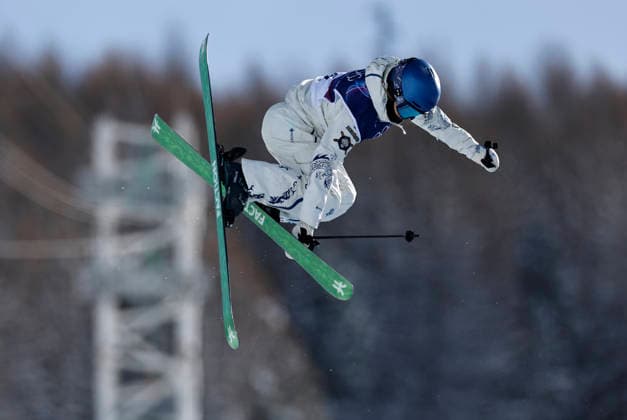 (260222) -- LIVIGNO, Feb. 22, 2026 -- Gu Ailing of China competes during run 1 of the freestyle skiing women s freeski halfpipe final at the Milan-Cortina 2026 Olympic Winter games, Winterspiele,Spiele, Summer games in Livigno, Italy, Feb. 22, 2026. ) (MICO2026)ITALY-LIVIGNO-OLYMPIC WINTER GAMES-FREESTYLE SKIING-WOMEN S FREESKI HALFPIPE-FINAL WangxPeng 