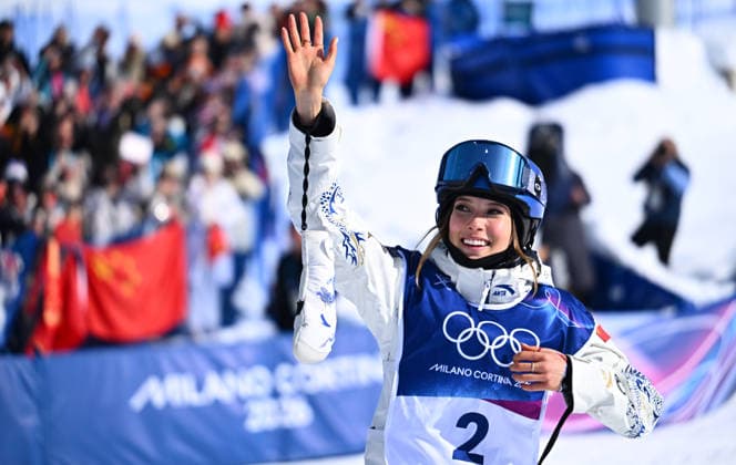 (260222) -- LIVIGNO, Feb. 22, 2026 -- Gu Ailing of China celebrates winning after run 3 of the freestyle skiing women s freeski halfpipe final at the Milan-Cortina 2026 Olympic Winter games, Winterspiele,Spiele, Summer games in Livigno, Italy, Feb. 22, 2026. ) (MICO2026)ITALY-LIVIGNO-OLYMPIC WINTER GAMES-FREESTYLE SKIING-WOMEN S FREESKI HALFPIPE-FINAL ZhangxHongxiang 