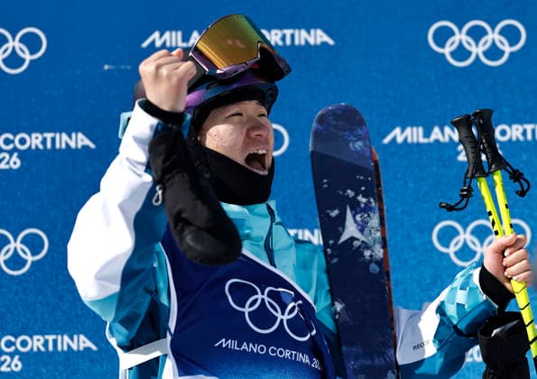 (260222) -- LIVIGNO, Feb. 22, 2026 -- Li Fanghui of China celebrates after run 3 of the freestyle skiing women s freeski halfpipe final at the Milan-Cortina 2026 Olympic Winter games, Winterspiele,Spiele, Summer games in Livigno, Italy, Feb. 22, 2026. ) (MICO2026)ITALY-LIVIGNO-OLYMPIC WINTER GAMES-FREESTYLE SKIING-WOMEN S FREESKI HALFPIPE-FINAL WangxPeng 