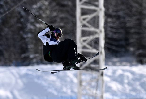 2026 WINTER Olympic Games, Olympische Spiele, Olympia, OS Mischa Thomas of New Zealand competing in the first run of the Women™s Freeski Halfpipe final at Livigno Snow Park, on day 16 of the 2026 Milano Cortina Winter Olympic Games in Italy, Sunday, February 22, 2026. ( NO ARCHIVING LIVIGNO SONDRIO ITALY  Copyright: xDANxHIMBRECHTSx 20260222134877097202