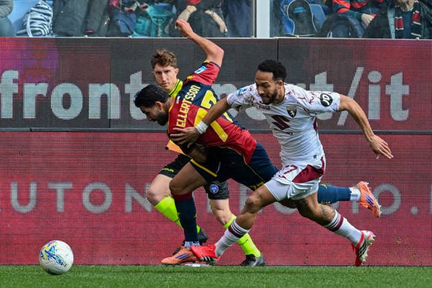 GenoaÕs Mikael Ellertsson fights for the ball with Torino s Zakaria Aboukhlal during the Serie A soccer match between Genoa and Torino at the Luigi Ferraris Stadium in Genoa, Italy - Sunday, February 22, 2026. - Soccer .  Copyright: xTanoxPecoraro LaPressex