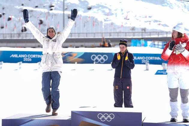 Winter Olympics in Milan Cortina 2026 Val di Fiemme, Italy 20260222. Heidi Weng from Norway, Ebba Andersson from Sweden and Nadja Kälin from Switzerland during the flower ceremony after the women s 50 km classic at Lago di Tesereo during the Winter Olympics in Milano Cortina 2026. Photo: Terje Pedersen NTB Val di Fiemme Italy EDITORIAL USE ONLY. RESTRICTED USE FOR BETTING COMPANIES Ref:_SPOa6V2X7mnLRI.jpg *** Winter Olympics in Milan Cortina 2026 Val di Fiemme, Italy 20260222 Heidi Weng from Norway, Ebba Andersson from Sweden and Nadja Kälin from Switzerland during the flower ceremony after the women s 50 km classic at Lago di Tesereo during the Winter Olympics in Milano Cortina 2026 Photo Terje Pedersen NTB Val di Fiemme Italy EDITORIAL USE ONLY RESTRICTED USE FOR BETTING COMPANIES  Copyright: xTerjexPedersenx xNTBx