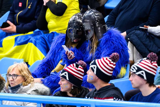 260222 Swedish author Amanda Romare and Adina Romare in the stands during a women s gold medal curling match between Switzerland and Sweden during day 16 of the 2026 Winter Olympics on February 22, 2026 in Cortina. Photo: Jon Olav Nesvold BILDBYRAN COP 217 JE0130 curling Olympic Games, Olympische Spiele, Olympia, OS olympics winter olympics os ol olympiska spel vinter-os olympiske leker milano cortina 2026 milan cortina 2026 milano cortina 2026 olympic games milano cortina 2026 winter olympic games milano cortina-os milano cortina-ol vinter-ol 16 bbeng schweiz sveits sweden sverige dam publik *** 260222 Swedish author Amanda Romare and Adina Romare in the stands during a women s gold medal curling match between Switzerland and Sweden during day 16 of the 2026 Winter Olympics on February 22, 2026 in Cortina Photo Jon Olav Nesvold BILDBYRAN COP 217 JE0130 curling olympic games olympics winter olympics os ol olympiska spel vinter os olympiske leker milano cortina 2026 milan cortina 2026 milano cortina 2026 olympic games milano cortina 2026 winter olympic games milano cortina os milano cortina ol olympiska spel vinter ol 16 bbeng schweiz sveits sweden sverige dam publik  Copyright: JONxOLAVxNESVOLD BB260222JE050