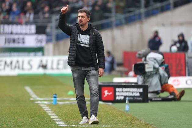 2. Bundesliga - Hannover 96 - Dynamo Dresden am 22.02.2026 in der Heinz von Heiden Arena in Hannover Trainer Thomas Stamm (Dresden) ist zufrieden