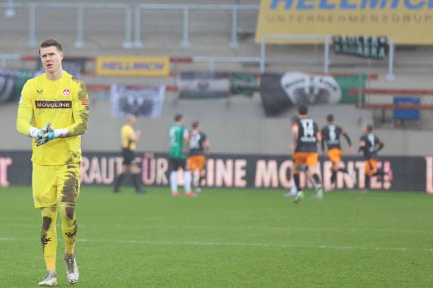 22.02.2026, xrekx, Fussball 2.Bundesliga, Preußen Münster - 1.FC Kaiserslautern v.l. Elfmeter zum 0:1 durch Marlon Ritter (1.FC Kaiserslautern) Johannes Schenk (Preussen Muenster) Julian Krahl (1.FC Kaiserslautern) (DFL DFB REGULATIONS PROHIBIT ANY USE OF PHOTOGRAPHS as IMAGE SEQUENCES and or QUASI-VIDEO) Münster