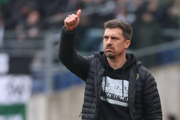 2. Bundesliga - Hannover 96 - Dynamo Dresden am 22.02.2026 in der Heinz von Heiden Arena in Hannover Trainer Thomas Stamm (Dresden) ist zufrieden