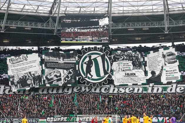 2. Bundesliga - Hannover 96 - Dynamo Dresden am 22.02.2026 in der Heinz von Heiden Arena in Hannover Die Hannover 96 Fans in der Nordkurve mit einer Choreo, Choreographie, Choreografie