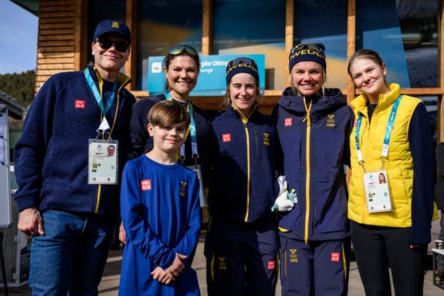 260222 Prince Daniel of Sweden, Crown princess Victoria of Sweden, Prince Oscar, Ebba Andersson of Sweden, Emma Ribom of Sweden and princess Estelle of Sweden after the women s 50km classic technique cross-country skiing race during day 16 of the 2026 Winter Olympics on February 22, 2026 in Val di Fiemme. Photo: Maxim Thore BILDBYRAN kod MT MT1003 skidor cross-country skiing langrenn Olympic Games, Olympische Spiele, Olympia, OS olympics winter olympics os ol olympiska spel vinter-os olympiske leker milano cortina 2026 milan cortina 2026 milano cortina 2026 olympic games milano cortina 2026 winter olympic games milano cortina-os milano cortina-ol vinter-ol 16 bbeng sweden sverige *** 260222 Prince Daniel of Sweden, Crown princess Victoria of Sweden, Prince Oscar, Ebba Andersson of Sweden, Emma Ribom of Sweden and princess Estelle of Sweden after the women s 50km classic technique cross country skiing race during day 16 of the 2026 Winter Olympics on February 22, 2026 in Val di Fiemme Photo Maxim Thore BILDBYRAN kod MT MT1003 skidor cross country skiing langrenn olympic games olympics winter olympics os ol olympiska spel vinter os olympiske leker milano cortina 2026 milan cortina 2026 milano cortina 2026 olympic games milano cortina 2026 winter olympic games milano cortina os milano cortina ol vinter ol 16 bbeng sweden sverige  Copyright: MAXIMxTHORE BB260222MT150