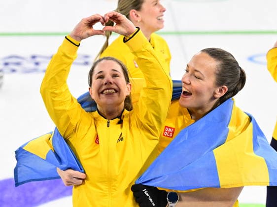CORTINA, ITALY 20260222 Anna Hasselborg and Agnes Knochenhauer of team Hasselborg celebrate when it is clear that Sweden wins gold after the women s final match between Switzerland and Sweden in the Olympic curling in Cortina. *** The image is included in the SPORTS PACKAGE. For others PAYMENT IMAGE *** CORTINA ITALY x10030x *** CORTINA, ITALY 20260222 Anna Hasselborg and Agnes Knochenhauer of team Hasselborg celebrate when it is clear that Sweden wins gold after the women s final match between Switzerland and Sweden in the Olympic curling in Cortina The image is included in the SPORTS PACKAGE For others PAYMENT IMAGE CORTINA ITALY x10030x  Copyright: xJonasxEkströmer TTx OLYMPICS 2026 CURLING WOMEN FINAL SWITZERLAND-SWEDER