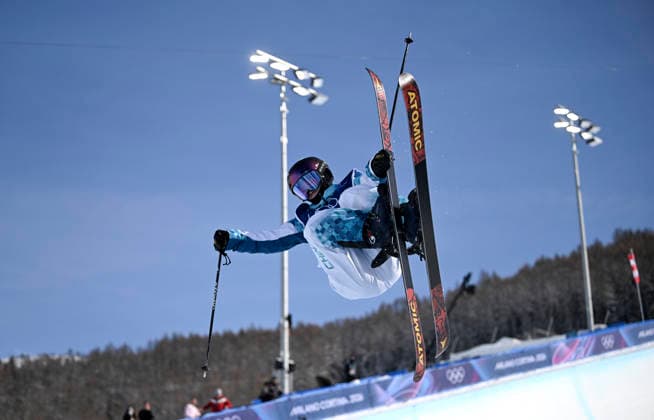 (260222) -- LIVIGNO, Feb. 22, 2026 -- Liu Yishan of China competes during run 3 of the freestyle skiing women s freeski halfpipe final at the Milan-Cortina 2026 Olympic Winter games, Winterspiele,Spiele, Summer games in Livigno, Italy, Feb. 22, 2026. ) (MICO2026)ITALY-LIVIGNO-OLYMPIC WINTER GAMES-FREESTYLE SKIING-WOMEN S FREESKI HALFPIPE-FINAL XiaxYifang 
