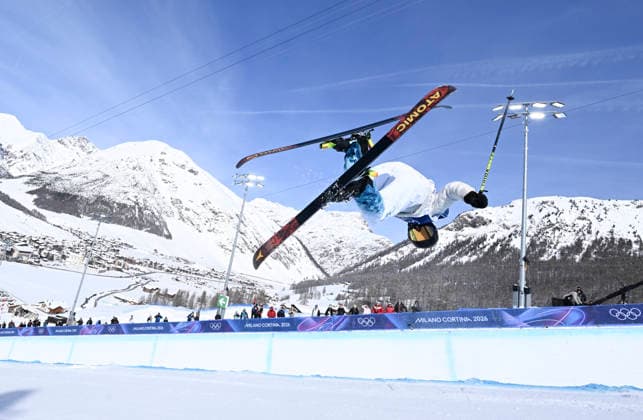(260222) -- LIVIGNO, Feb. 22, 2026 -- Zhang Kexin of China competes during run 3 of the freestyle skiing women s freeski halfpipe final at the Milan-Cortina 2026 Olympic Winter games, Winterspiele,Spiele, Summer games in Livigno, Italy, Feb. 22, 2026. ) (MICO2026)ITALY-LIVIGNO-OLYMPIC WINTER GAMES-FREESTYLE SKIING-WOMEN S FREESKI HALFPIPE-FINAL XiaxYifang 