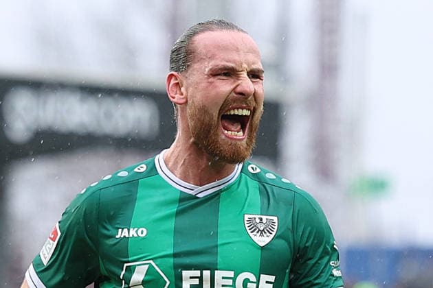 22.02.2026, xrekx, Fussball 2.Bundesliga, Preußen Münster - 1.FC Kaiserslautern v.l. orjubel nach dem Tor zum celebrating the goal celebrate 1:1 durch Jannis Heuer (Preussen Muenster) (DFL DFB REGULATIONS PROHIBIT ANY USE OF PHOTOGRAPHS as IMAGE SEQUENCES and or QUASI-VIDEO) Münster